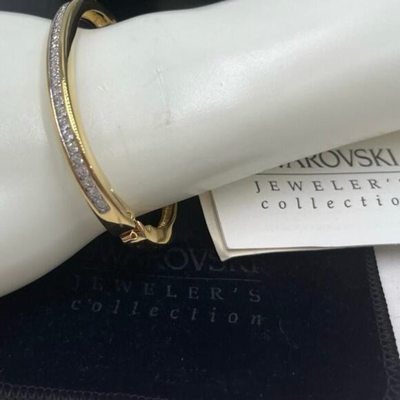 SWAROVSKI Vintage Swan Signed
Blinding Ice Crystal Hinged Bangle Gold Tone - Picture 2 of 15
